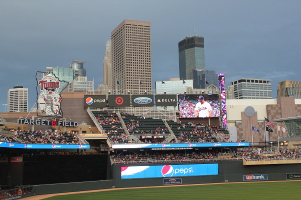 Twins Game 091